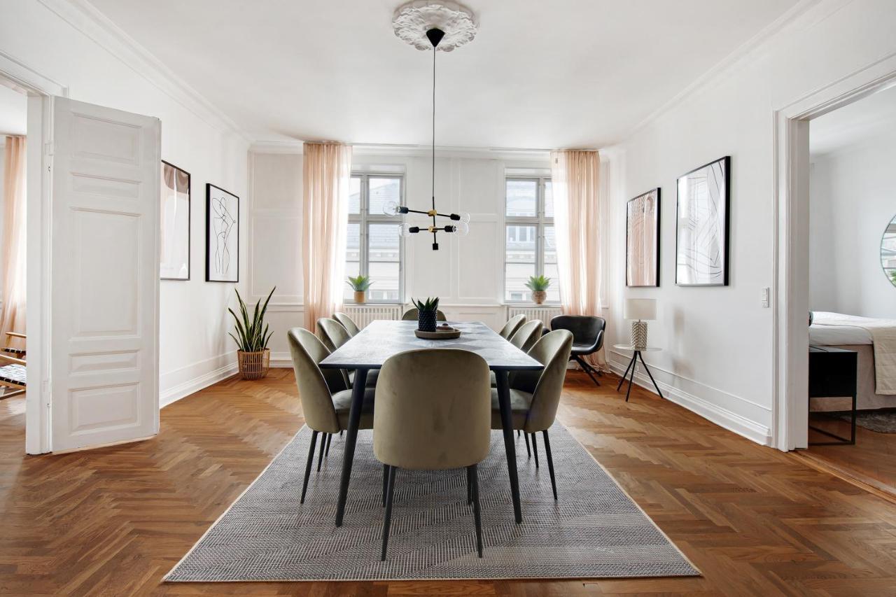 Sanders Square - Spacious Six-Bedroom Apartment Near Amalienborg Копенгаген Экстерьер фото