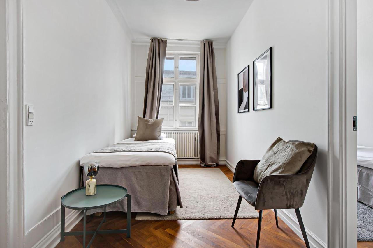 Sanders Square - Spacious Six-Bedroom Apartment Near Amalienborg Копенгаген Экстерьер фото
